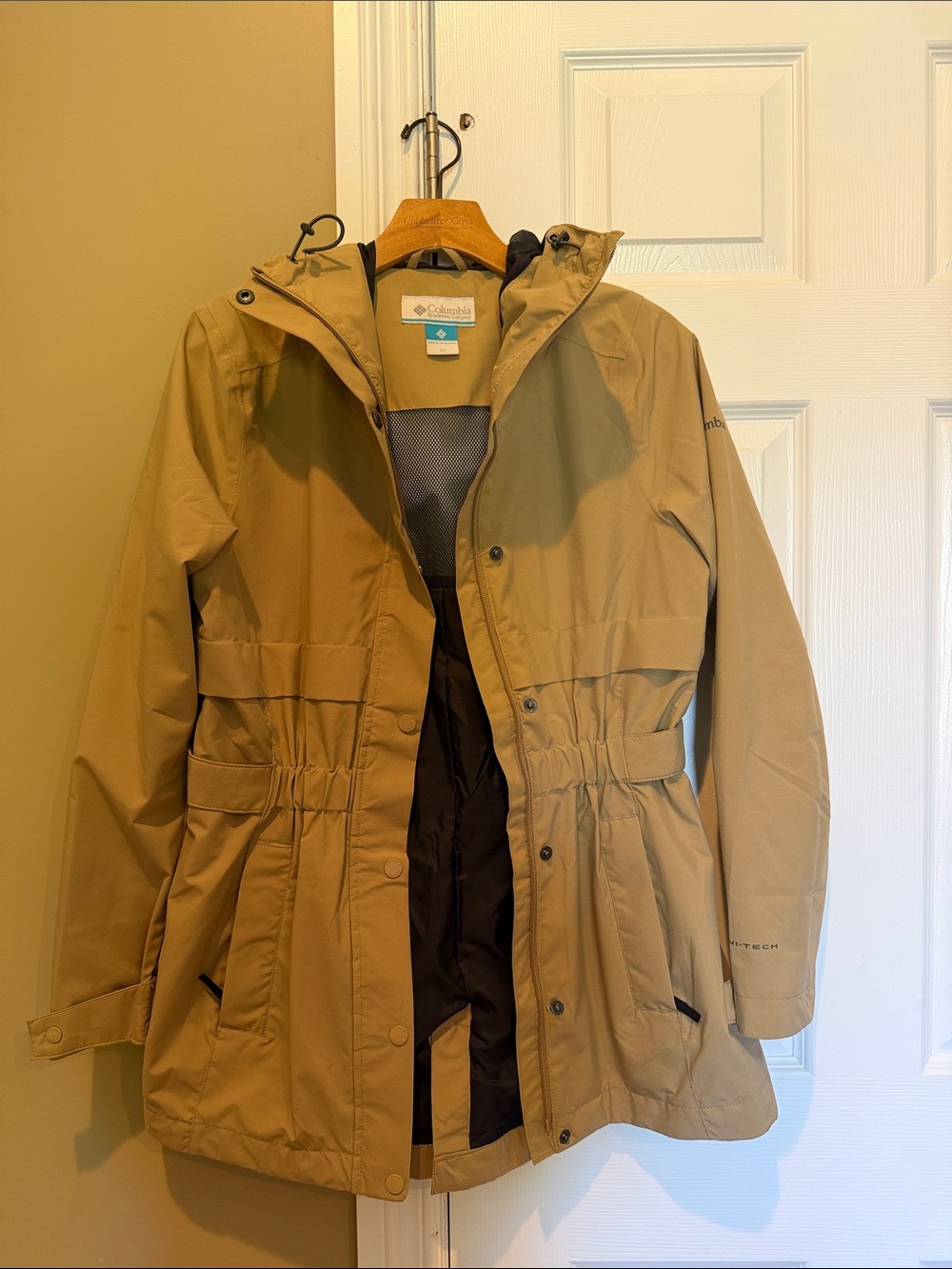 Columbia Women's Tan Hooded Rain Jacket